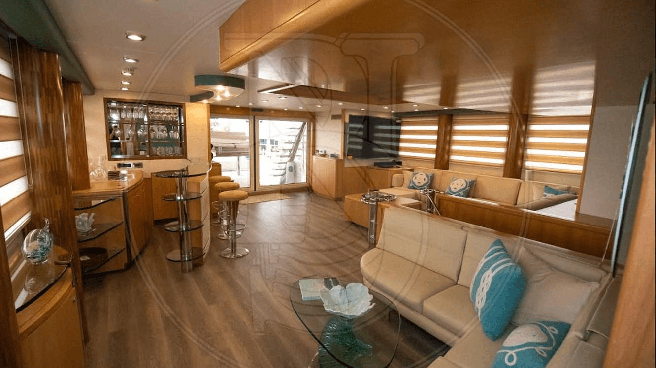 Angeles yacht thumbnail 4