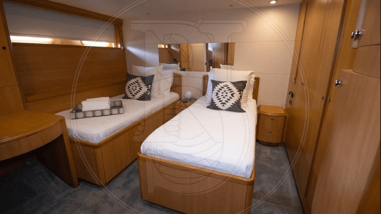 Angeles yacht thumbnail 25