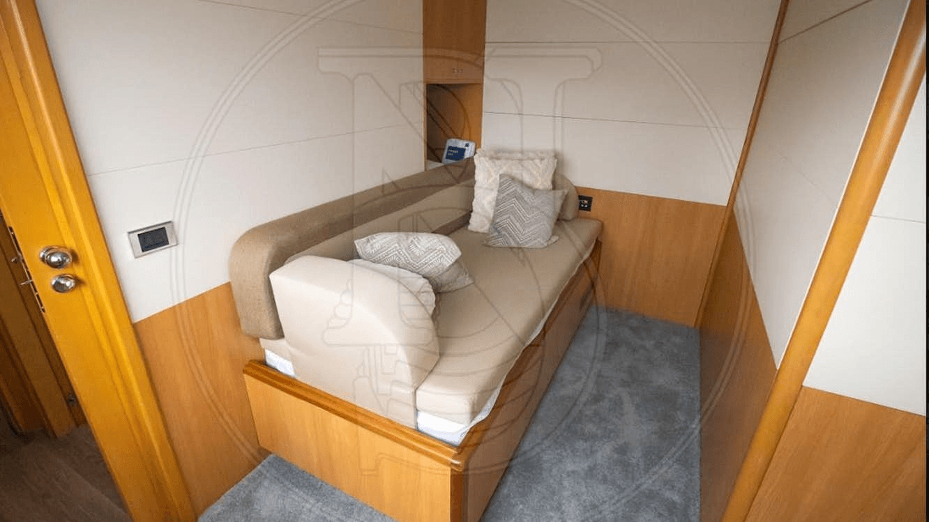 Angeles yacht thumbnail 27