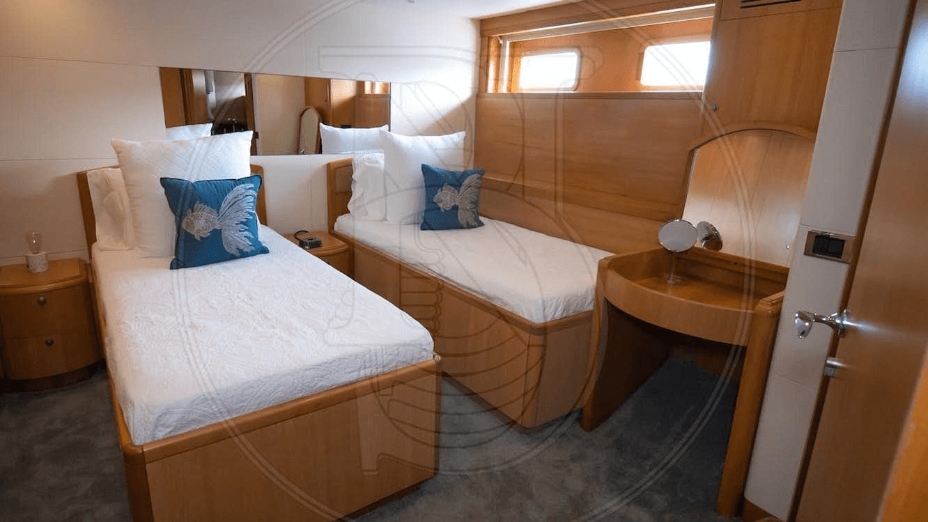 Angeles yacht thumbnail 29