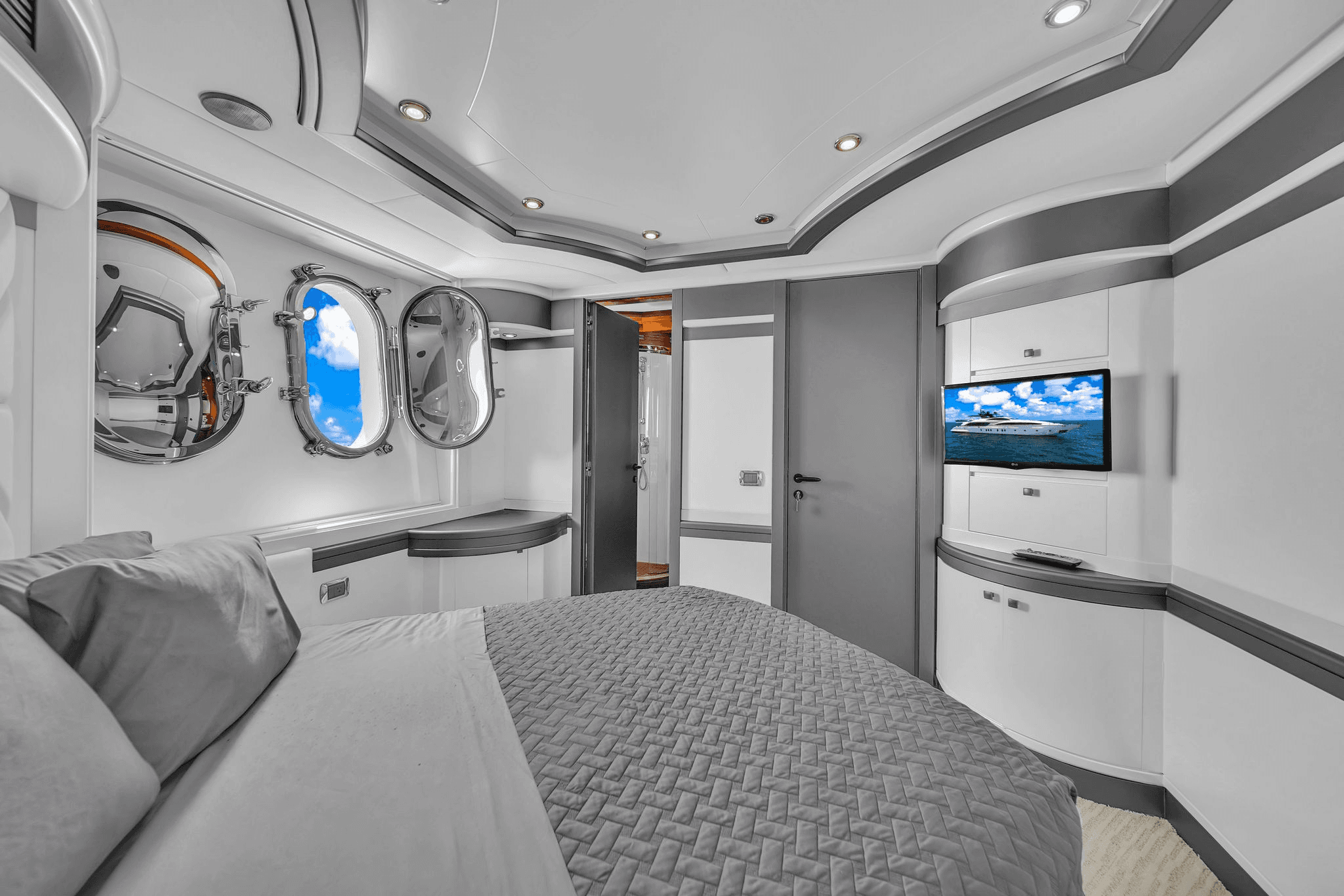 Infinity yacht thumbnail 17