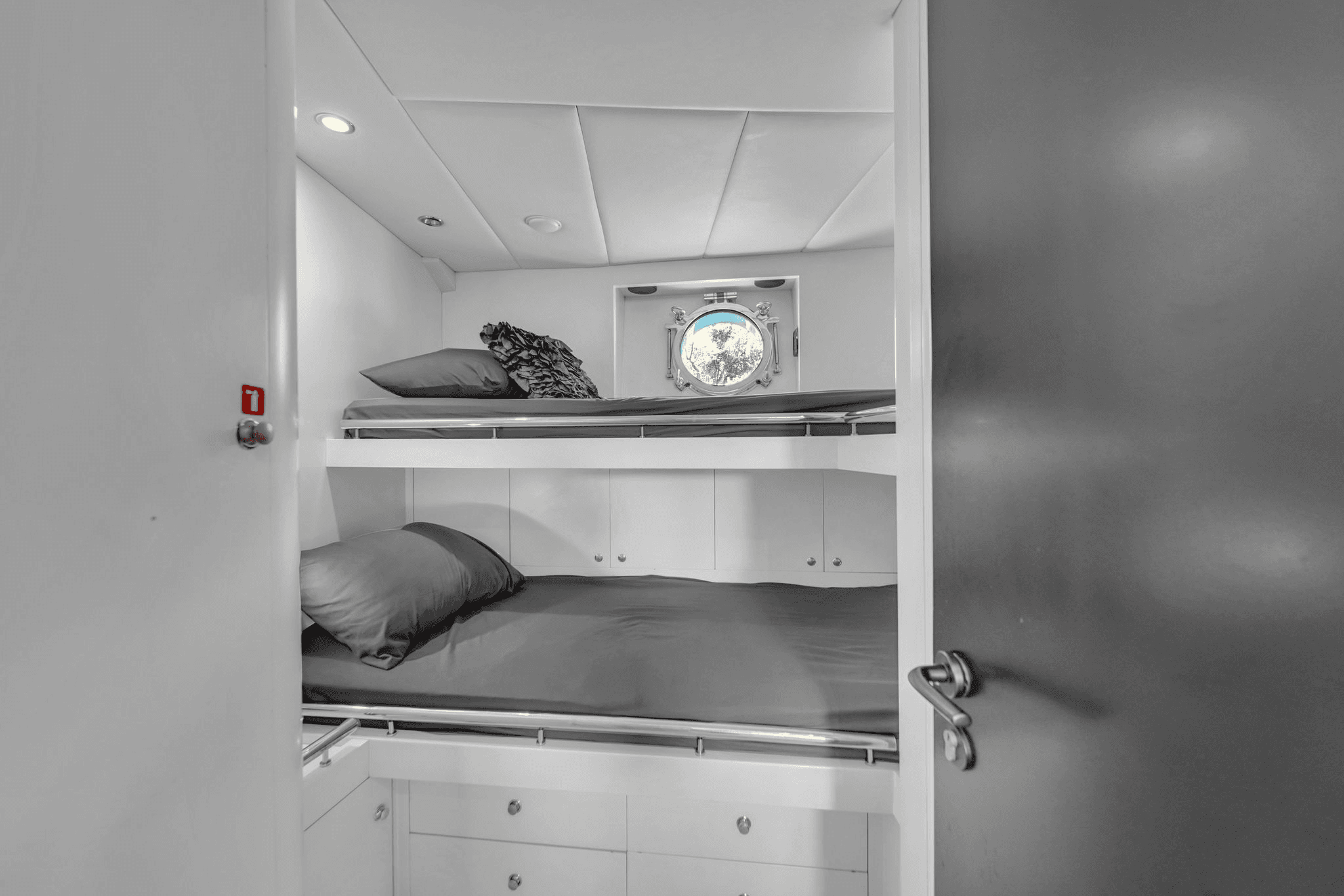 Infinity yacht thumbnail 38