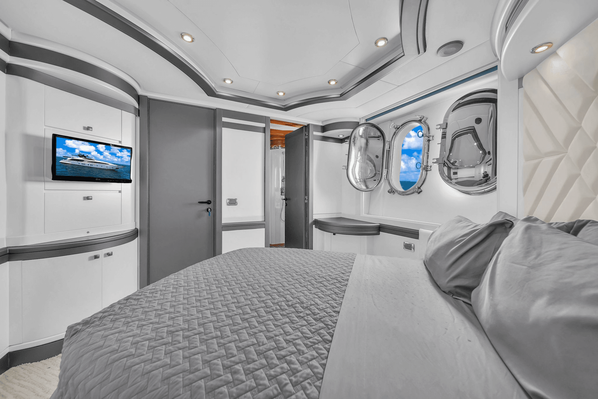 Infinity yacht thumbnail 40